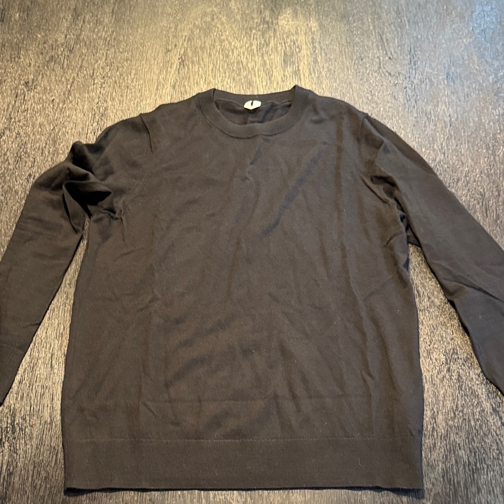 Arket Men's Black Crewneck Sweater